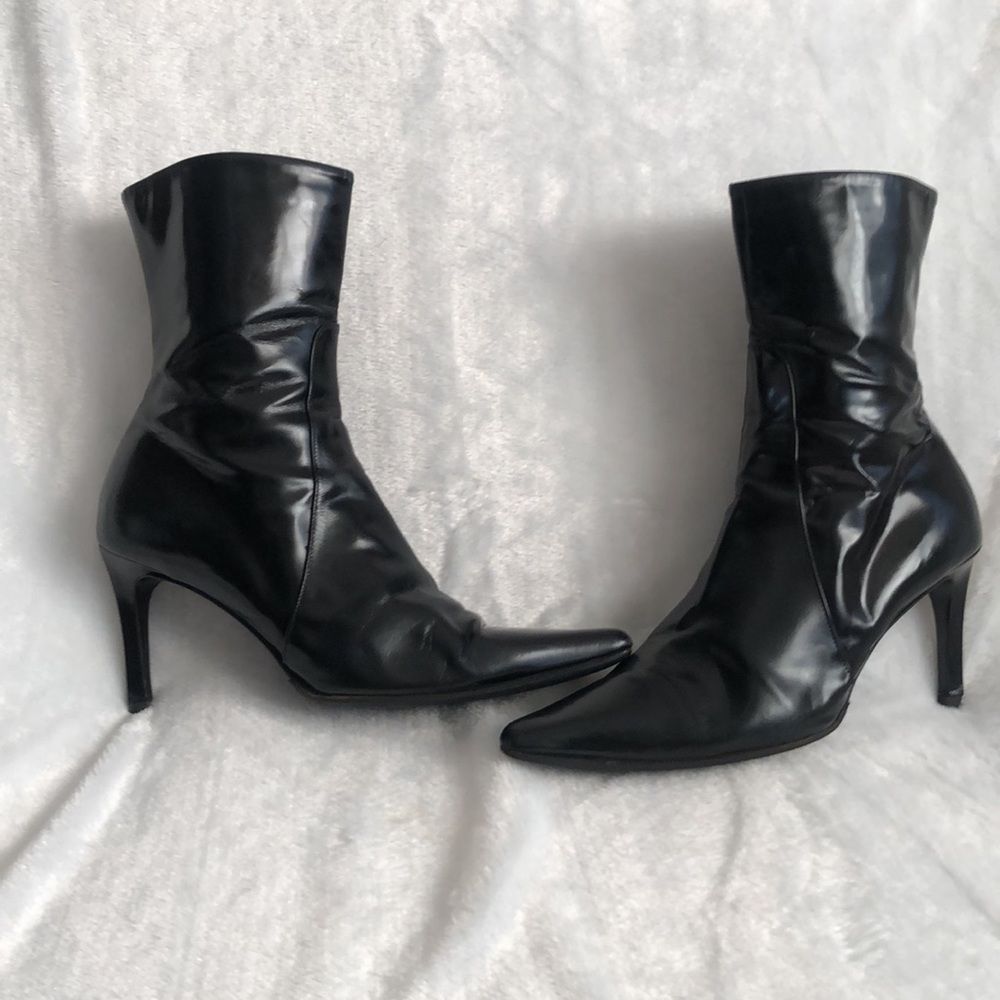 Burberry High Shine Black Leather Zip Up Booties, Size 41 - Picture 2 of 16